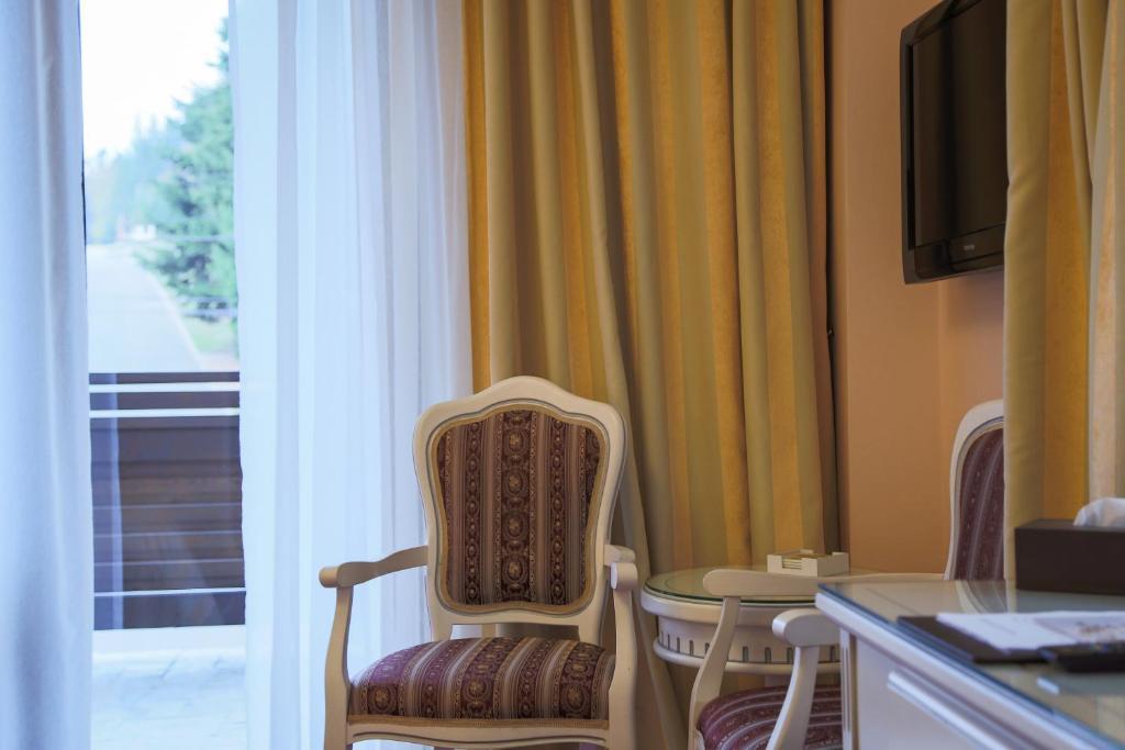 Hotel Foisorul Cu Flori Sinaia Quarto foto